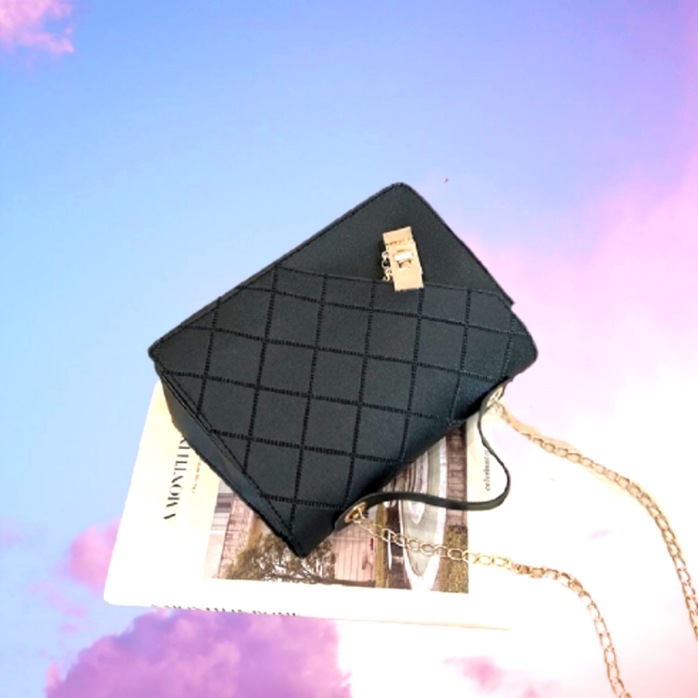 Q Casual Purse
